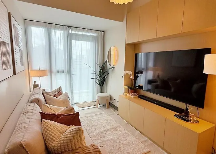 Cozy Scandi Luxe Executive 1br With Free Parking Manila